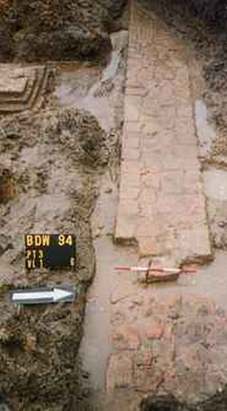 fundering van het oude clarenberg, blootgelegd bij de opgraving in het voorjaar van 1994