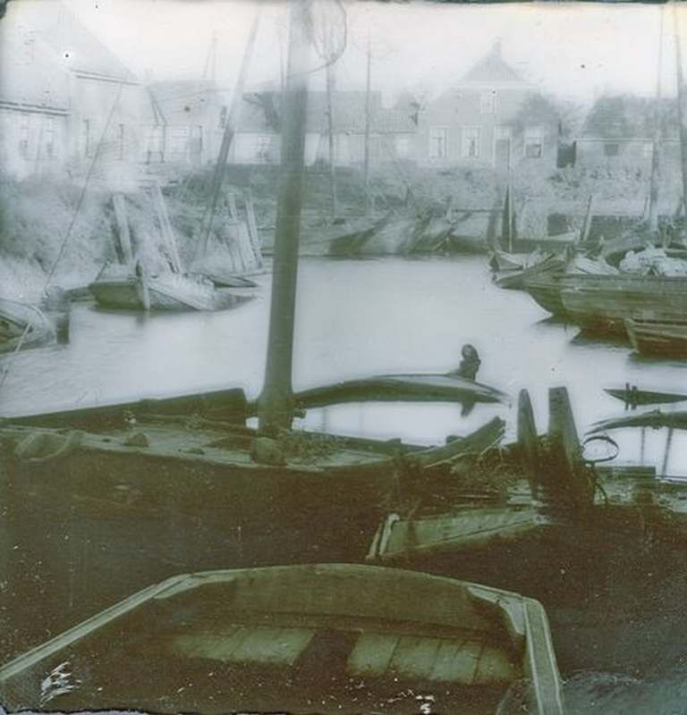 de binnenhaven in deplorabele toestand, in de jaren 50 van de vorige eeuw