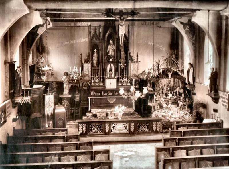 het altaar van de kerk in de H.Geestkapel, eerste helft 20e eeuw