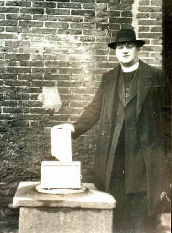 de wijsteen van de kapel van het Oldehuis teruggevonden